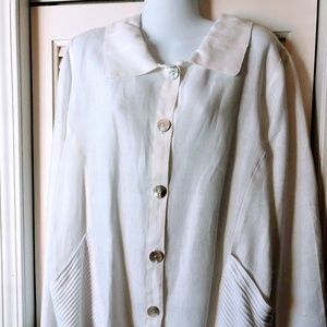 Femini White Linen Blazer Jacket Like new worn 1x L Pleated Detail Unique button